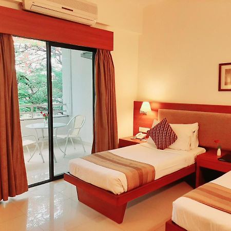 Hotel Phoenix Koregaon Park Pune Zewnętrze zdjęcie