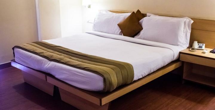 Hotel Phoenix Koregaon Park Pune Zewnętrze zdjęcie