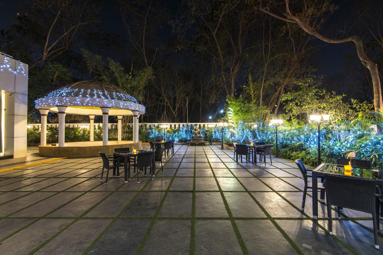 Hotel Phoenix Koregaon Park Pune Zewnętrze zdjęcie