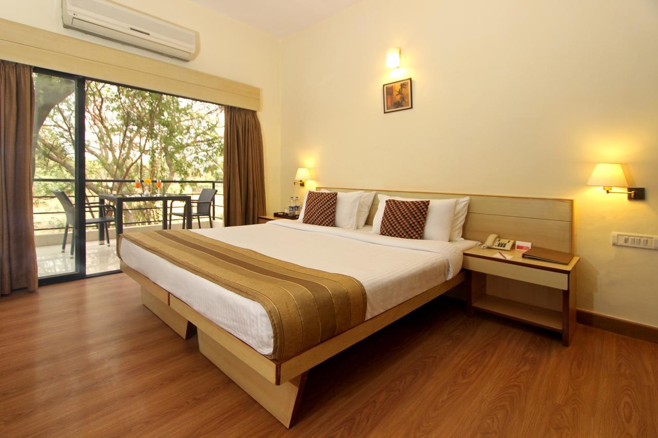 Hotel Phoenix Koregaon Park Pune Zewnętrze zdjęcie