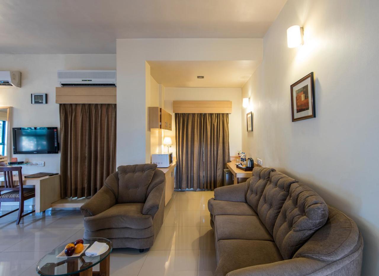 Hotel Phoenix Koregaon Park Pune Zewnętrze zdjęcie